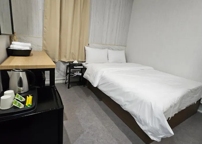 Hotel T *