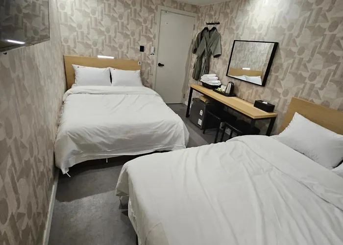 Hotel T