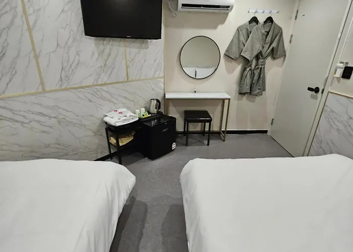 T Hotel *