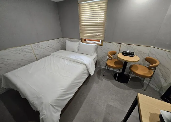 T Hotel *