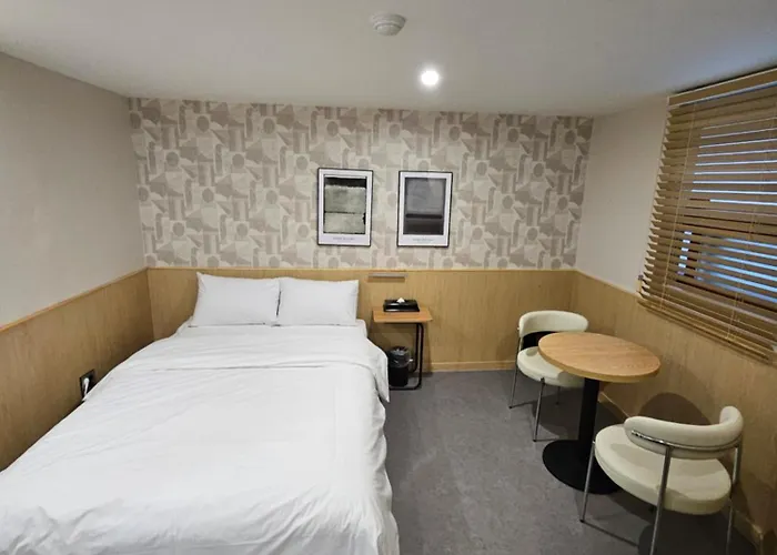 T Hotel *